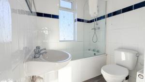 Large 5 bedroom home Sleeps 10