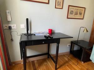 Appartement mignon calme douillet ascenseur clim étage élevé proche parking et toutes commodités au coeur du Toulon historique