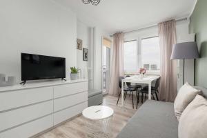 Comfortable One Bedroom Apartment Next to the Spodek in Katowice by Noclegi Renters
