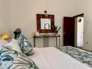Dark Green Resort - Airport Transit Villa