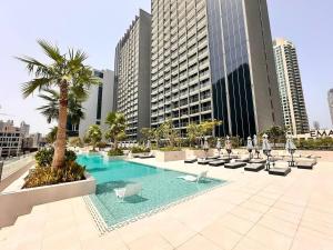 Luxury 2BR in Downtown with floor to ceiling Burj view