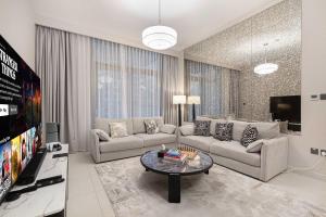 Luxury 4BR Burj Khalifa Opera District
