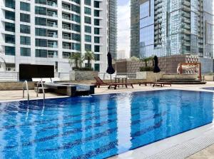 Elegant 2BR Marina Apartment Near Beach And Metro