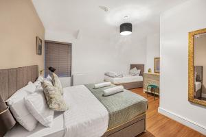 Ravenswood Penthouse