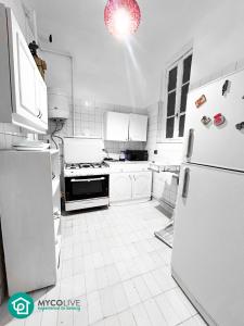 Downtown Room 2 COliving French Institute