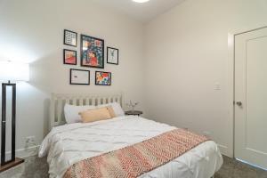 Cozy 420-Friendly 3BR City Retreat Near McCormick 2001 S State St - 2B