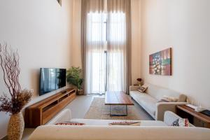 Luxury 4BR + Nanny Villa • Ancient Sands