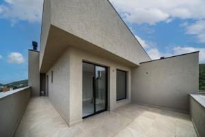 Triplex Exclusivo 3 Suítes em Bombas
