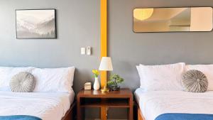 BGC High Rise, Uptown Mall Link, 5G WiFi, Pool, Ste 29