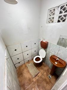 Quarto mobiliado para locação com banheiro e cozinha excelente localização a 700 m do Pantanal Shopping