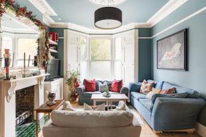 Stunning 5BR Renovated Period London Family Home