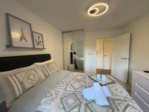 Modern cosy 2 bed, free parking Bishops Stortford