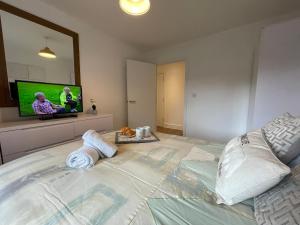 Modern cosy 2 bed, free parking Bishops Stortford