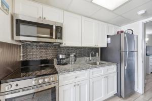 Sapphire Sea at Boardwalk Tower w Lazy River