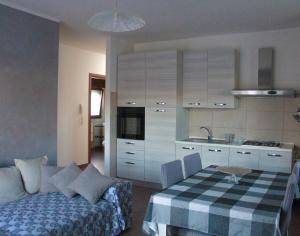 SOFIA APARTMENT - Bright and Spacious Flat in Central Nettuno, Steps from the City Center, Beaches, and Train Station