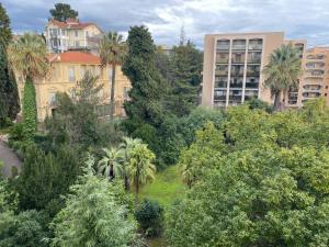 Beachside Art Deco Studio - Direct Tram to Airport