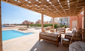 Premium 5BR Villa • Heated Pool • Ancient Hill