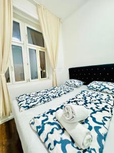 Spacious 5BR Living Near Atzgersdorf Station