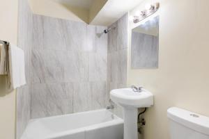 Best Motel By OYO Chicago I-90