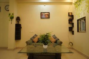Lakshman Villa Suites near kashi vishwanathTemple and Ghat