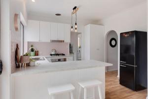 Berechiah Cottage - Stroll to Cafés & Coast
