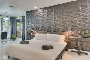 Prestigious 5BR 3,5BA Holiday Home with Pool, Sauna, Game Room & Bar