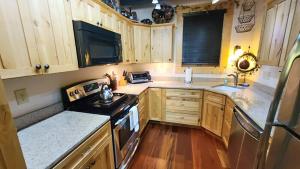 Mountain View Cabins on River