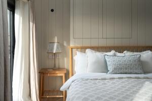 Cosy Beach House on the Seafront Porthleven