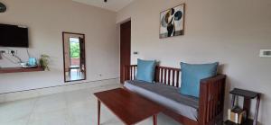 Nirmalas Farmhouse - The Blu room