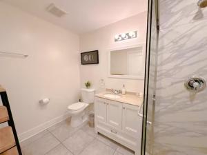 420-Friendly 2BR Chicago Retreat Near McCormick 2001 S State St - 2H