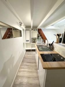 Cosy Loft Duplex for Couples - Great Location