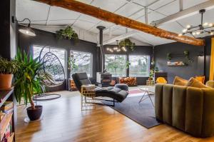 Lakeside Lodge by the Bay of Fundy