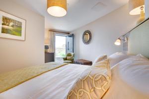 2 Bed in West Bay oc-wy487