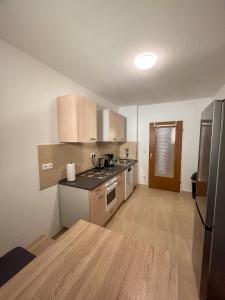 C4S - COME4STAY - Töging - InnStay - 3 Zi Apartment in Töging - 7Personen - Küche - Badezimmer - Balkon - SmartTV - WLAN
