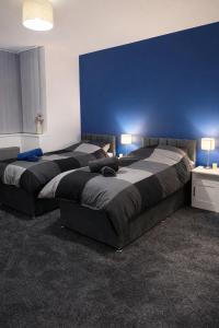 Central Large 4 Bedroom Home Contractors