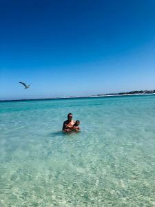 CASA NA PRAIA DO FORTE COM EXcELENTE LOCALIZAÇÃO E PERTO DA PRAIA