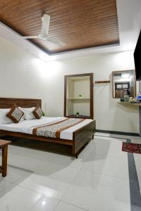 Hotel New Royal Just Near Old Delhi Railway Station And Red Fort