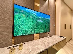 Supreme Spacious 2-Bedroom in Prime Location! BTS Thonglor