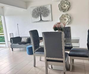 Magnifique appartement de luxe à Juan Dolio 6 voyageurs 2 chambres 3 grand lit 2 salle de bains 2 salons