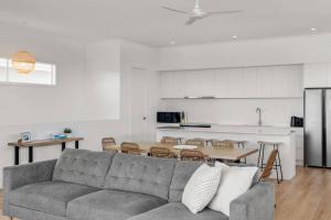 Pipe Dreams - Stunning Ocean Views by Victor Harbor