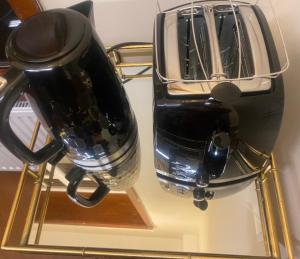 Luxury New Wave LA ART Studio