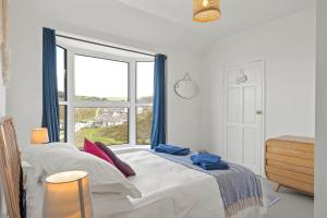 Beautiful Home with Sea Views & Parking