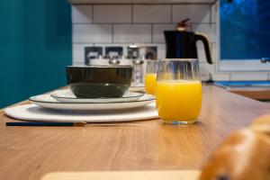 Five Bedroom House by Brookland Stays Serviced Accommodation & Short Lets in Sheffield with Free WiFi