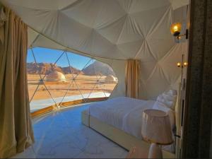 RUM HORIZON BUBBlE LUXURY CAMP