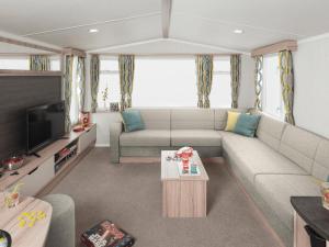 Riverside Essential Clover Caravan 4