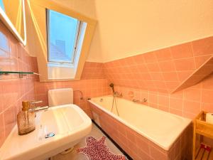 Newly renovated attic apartment - top amenities