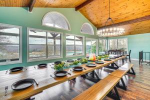 Mtn & Lake Norris Views: Family Home w Game Room!