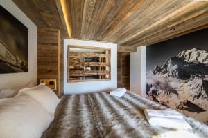 Alpine Chic Villa with Mountain Views in Verbier