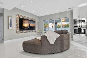 The Miami Villa, Private Pool with Pool Table