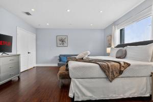 The Miami Villa, Private Pool with Pool Table